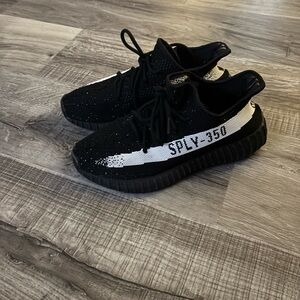 Men’s yeezy 350s